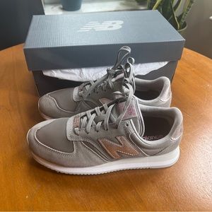 New Balance Women's 420v2 Sneaker